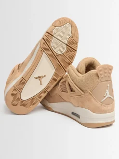 Air Jordan 4 Retro sneakers