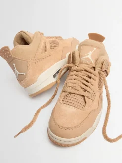 Air Jordan 4 Retro sneakers