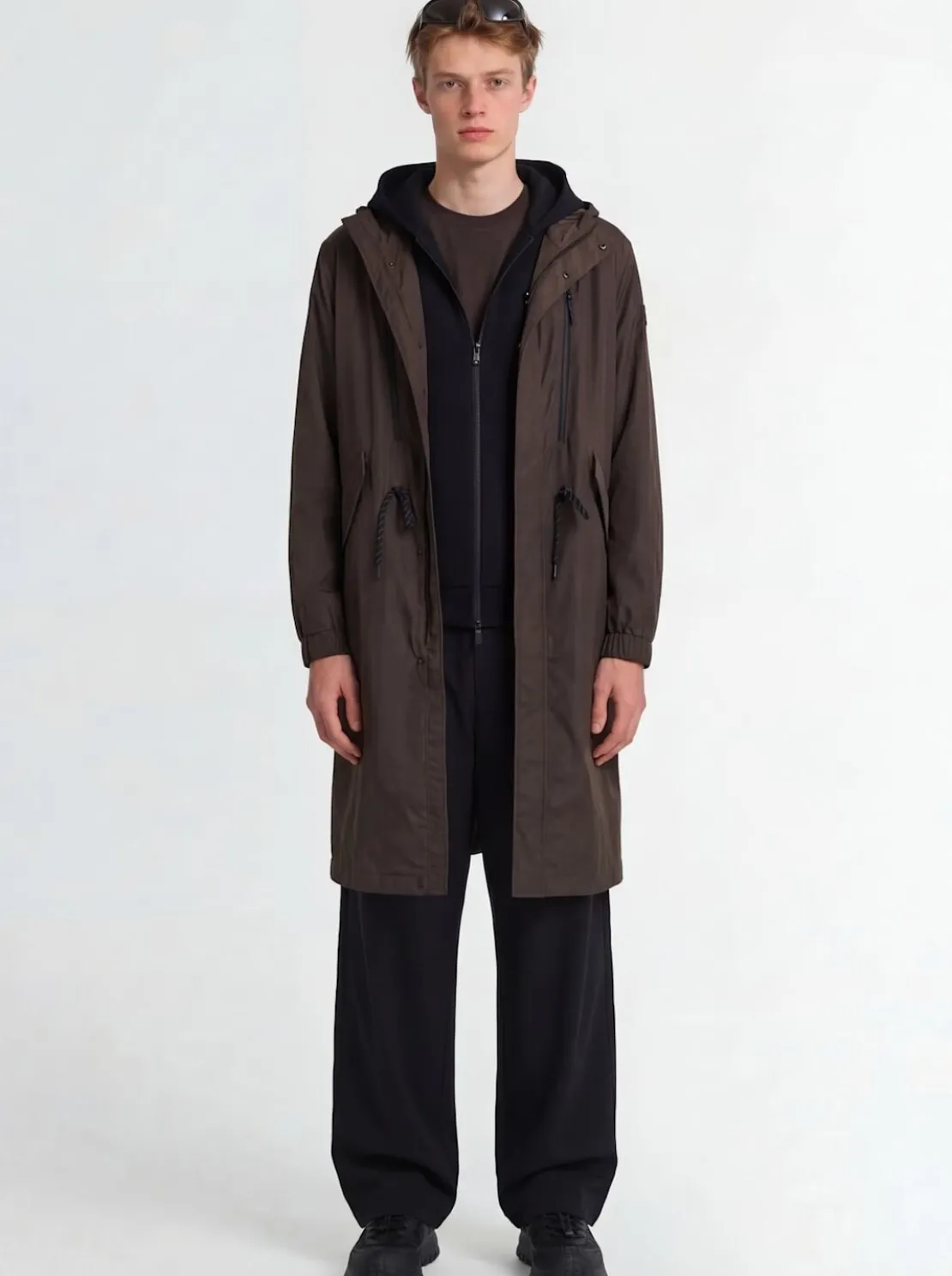 Aliso hooded nylon rain coat