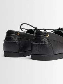 Boatman grained leather shoes