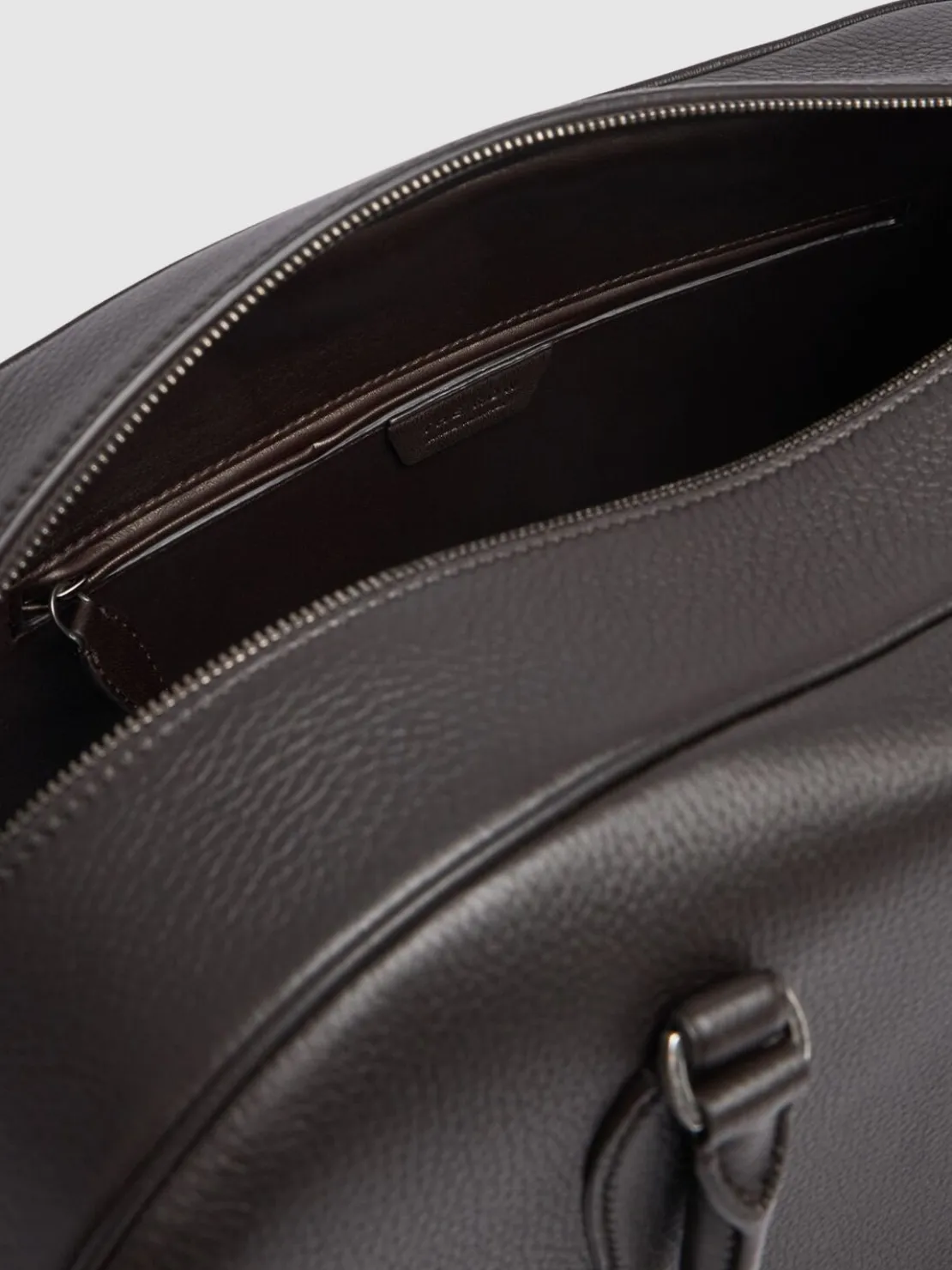 Borsa 15.75 India in pelle martellata
