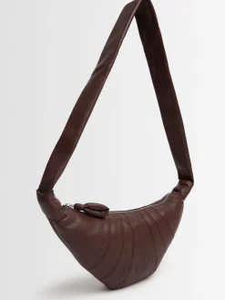 Borsa piccola Croissant in pelle martellata