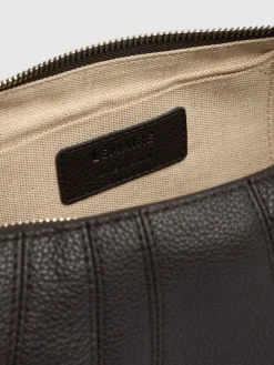 Borsa piccola Croissant in pelle martellata