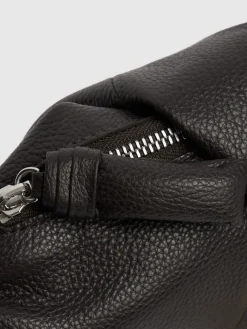 Borsa piccola Croissant in pelle martellata