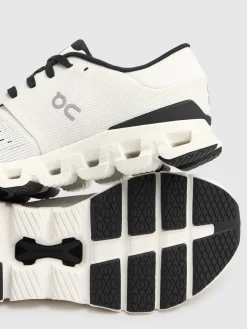 Cloud X 4 sneakers