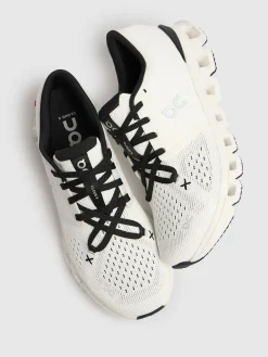Cloud X 4 sneakers