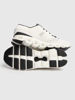 Cloud X 4 sneakers