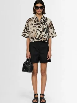 Cropped shirt
