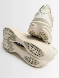 Deviate Nitro 4 sneakers