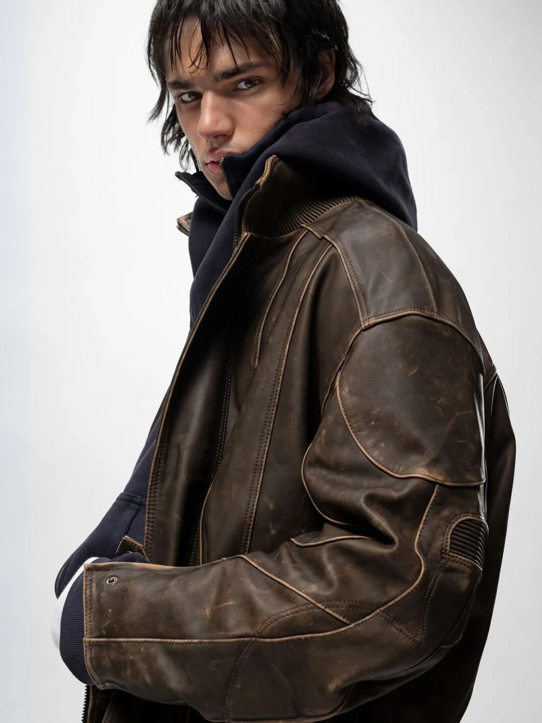 Felpa in cotone washed con zip e cappuccio