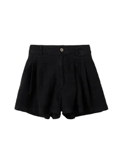 Linen shorts
