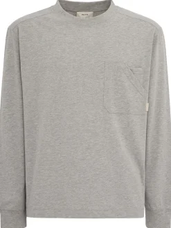 Long-sleeve t-shirt w/ pocket