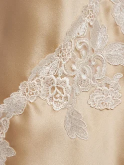 Madeleine satin & laces top