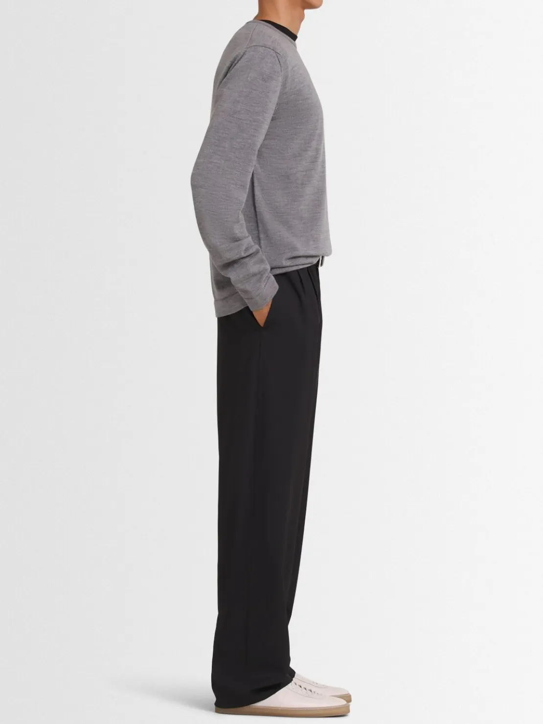 Maglia girocollo in lana leggera