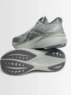 MagMax Nitro 2 sneakers