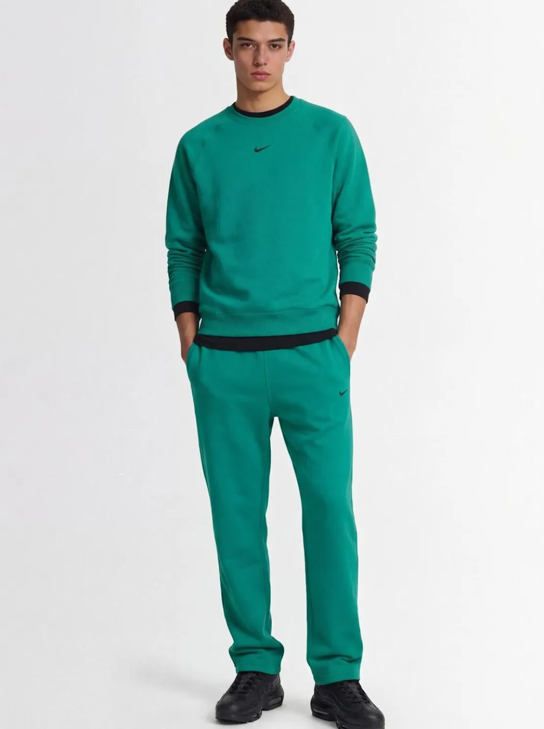 Pantaloni dritti Nocta in pile