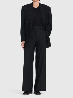 Pantaloni larghi in gabardina con cintura