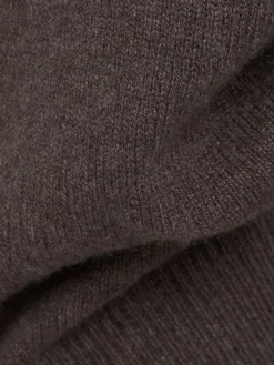 Polo Leach in cashmere