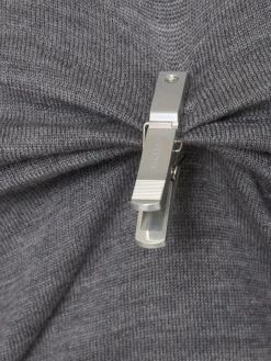 Pullover girocollo con clip