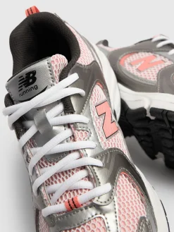 Sneakers 530