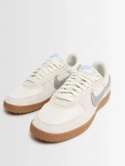 Sneakers Field General