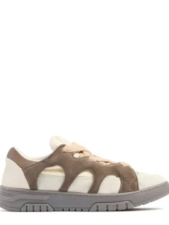 Sneakers Model 1