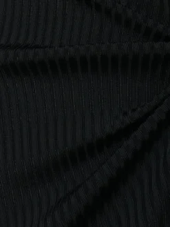 Vestito in maglia di raso con schiena aperta