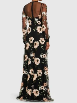 Vestito lungo in tulle con ricami