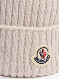Virgin wool beanie w/ pom pom
