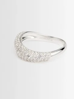 Wave pavé ring