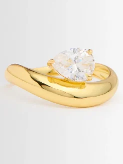Wave pear ring