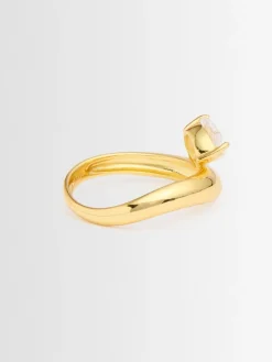 Wave pear ring