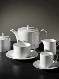 Zig Zag White tea pot coffee pot