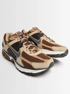 Zoom Vomero 5 sneakers